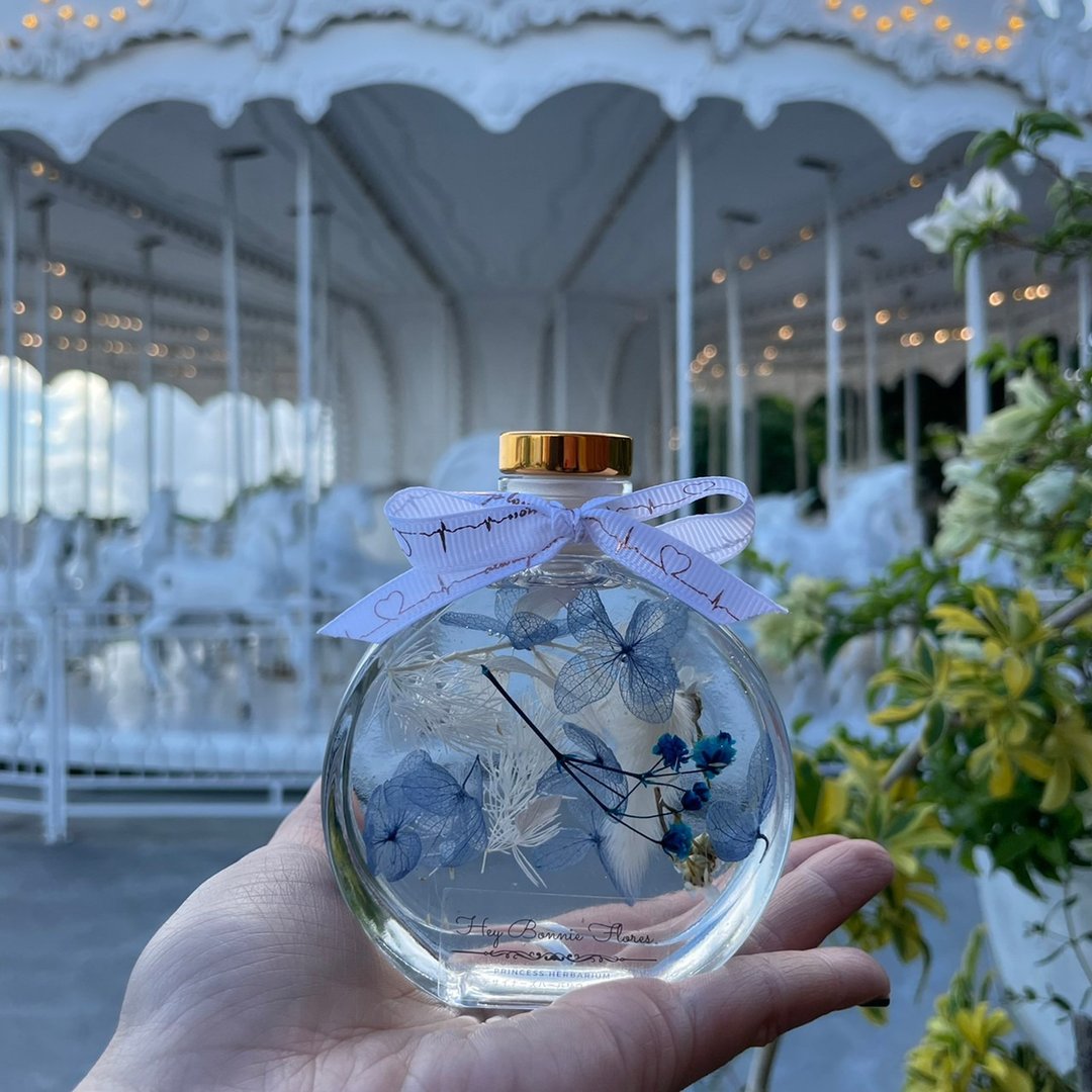 悠悠漂浮 纯净浪漫永生花浮游花瓶 LED小夜灯 定制化雕刻 - 干燥花/捧花 - 植物．花 