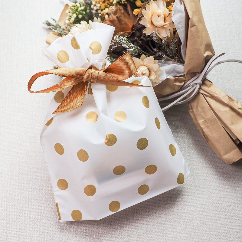 暖暖心意  波点小袋子     简约包装 - 其他 - 塑料 白色