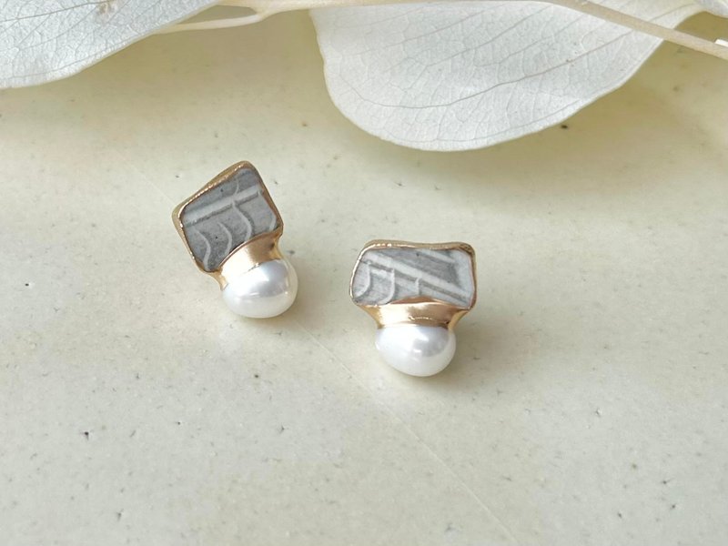 京烧 金继 医疗级不锈钢耳针 灰色 淡水珍珠 天然石 传统工艺 No.182 - 耳环/耳夹 - 陶 灰色