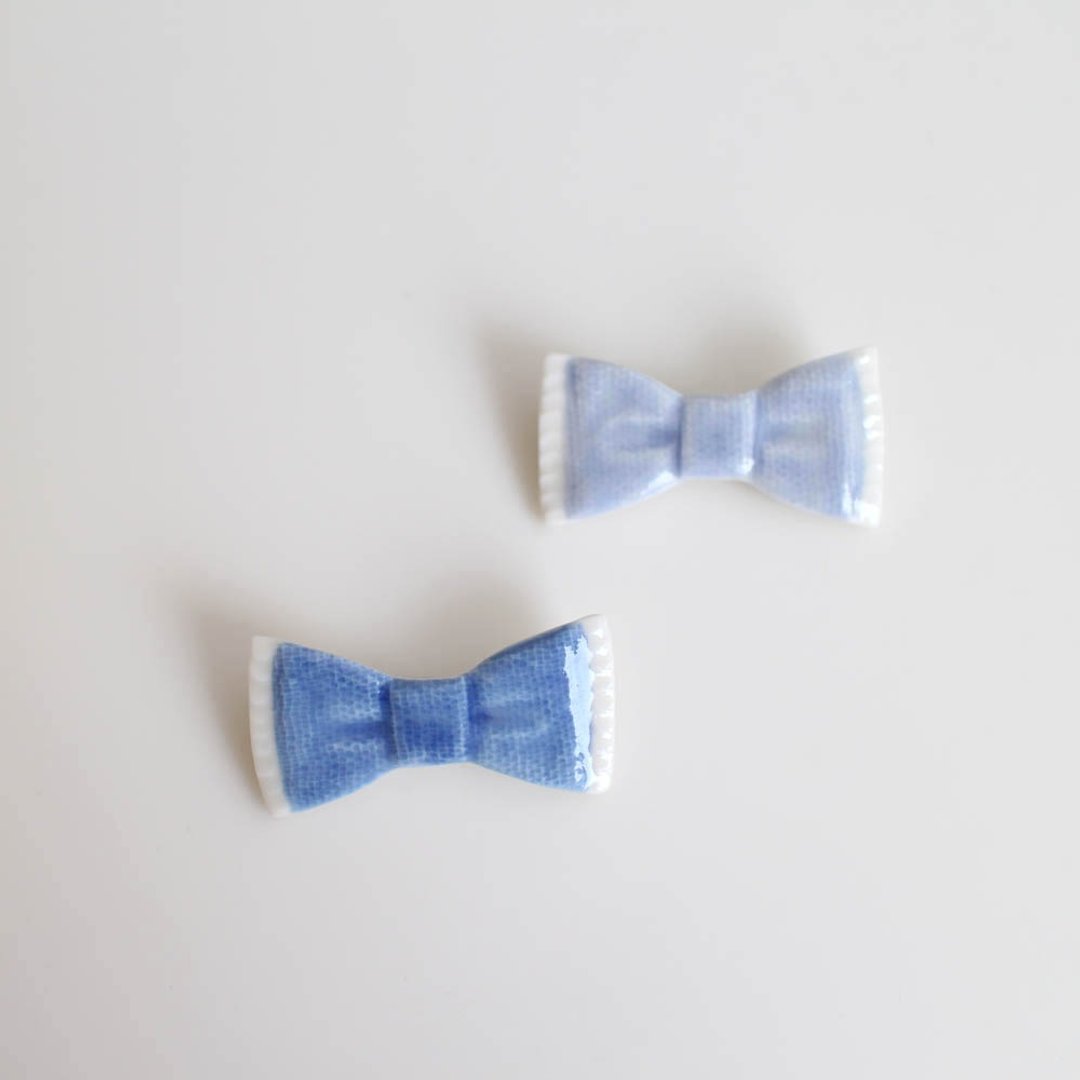 Denim ribbon brooch - 胸针 - 瓷 蓝色