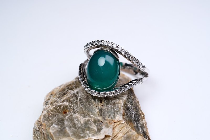 TBF - 天然 印尼 蓝玉髓 纯银 个性 925 戒指 华丽镶钻边框 - 戒指 - 玉石 