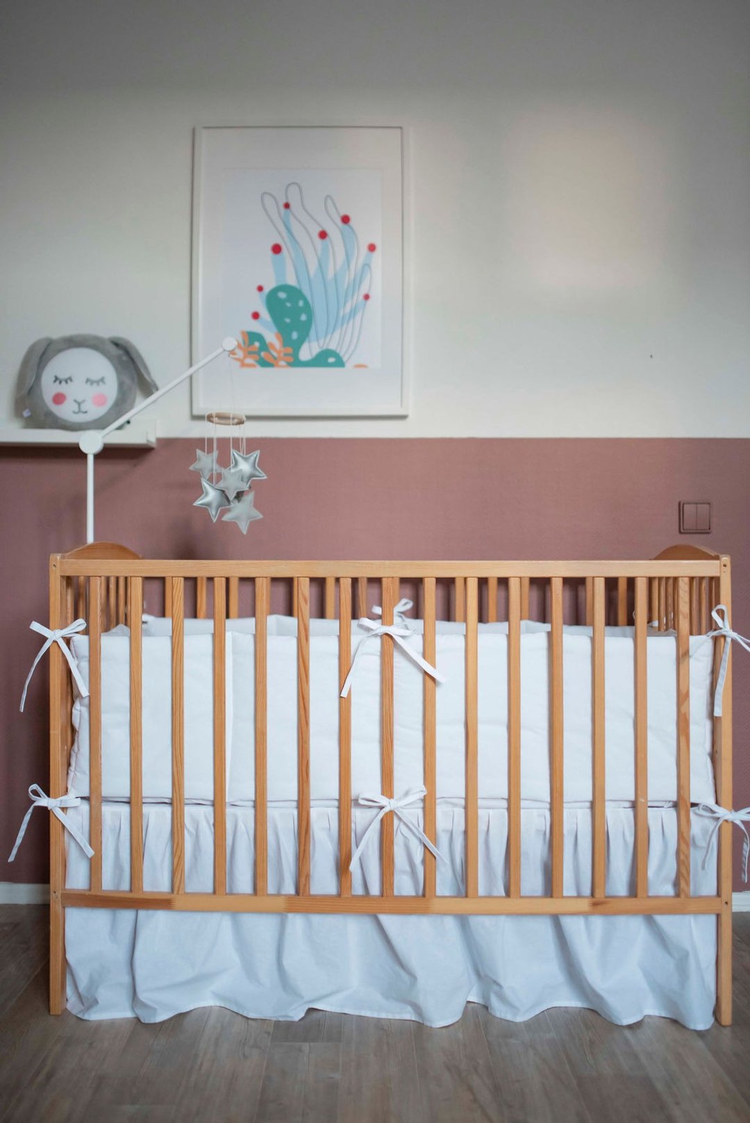 White bumper pad for crib – neutral baby cot bumper with ties - 婴儿床上用品 - 棉 白色