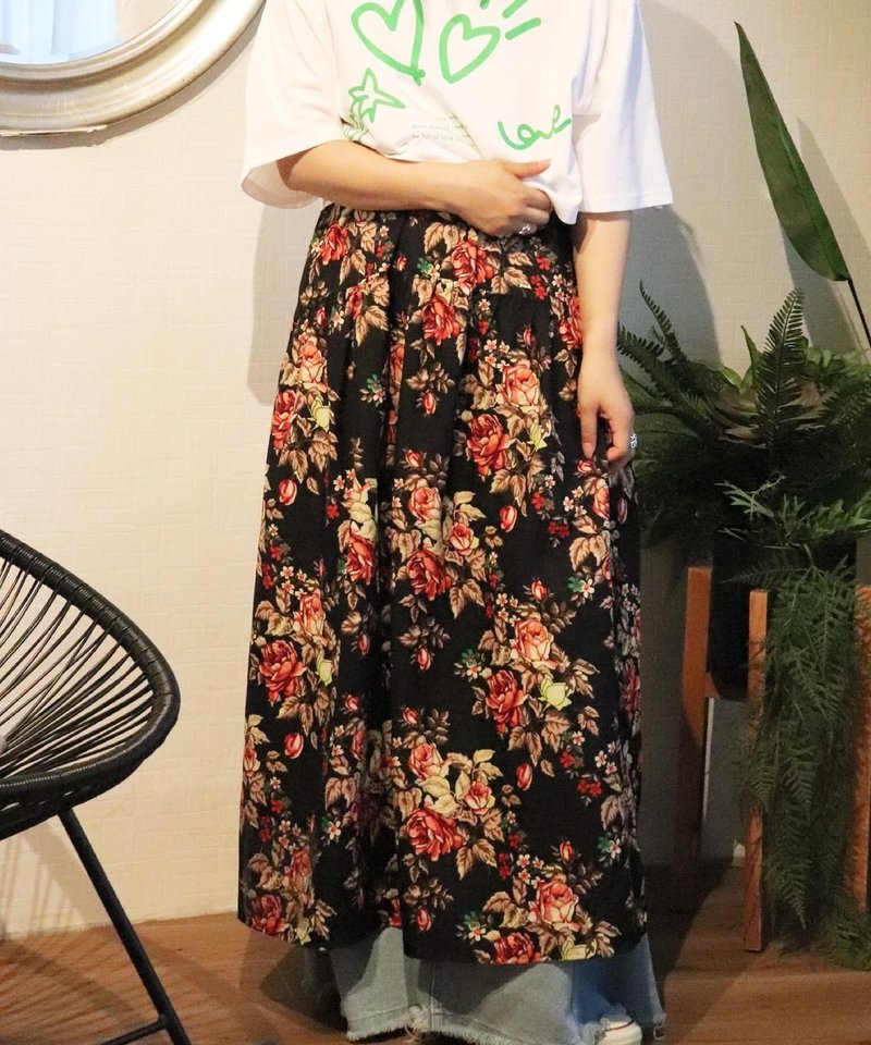 非洲褶裥喇叭裙 152/BED OF ROSES - 女装上衣 - 聚酯纤维 黑色