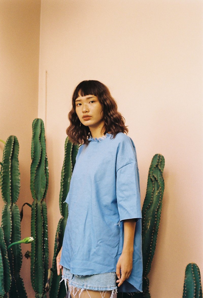 Sky Blue Denim Tee - 女装上衣 - 棉．麻 蓝色