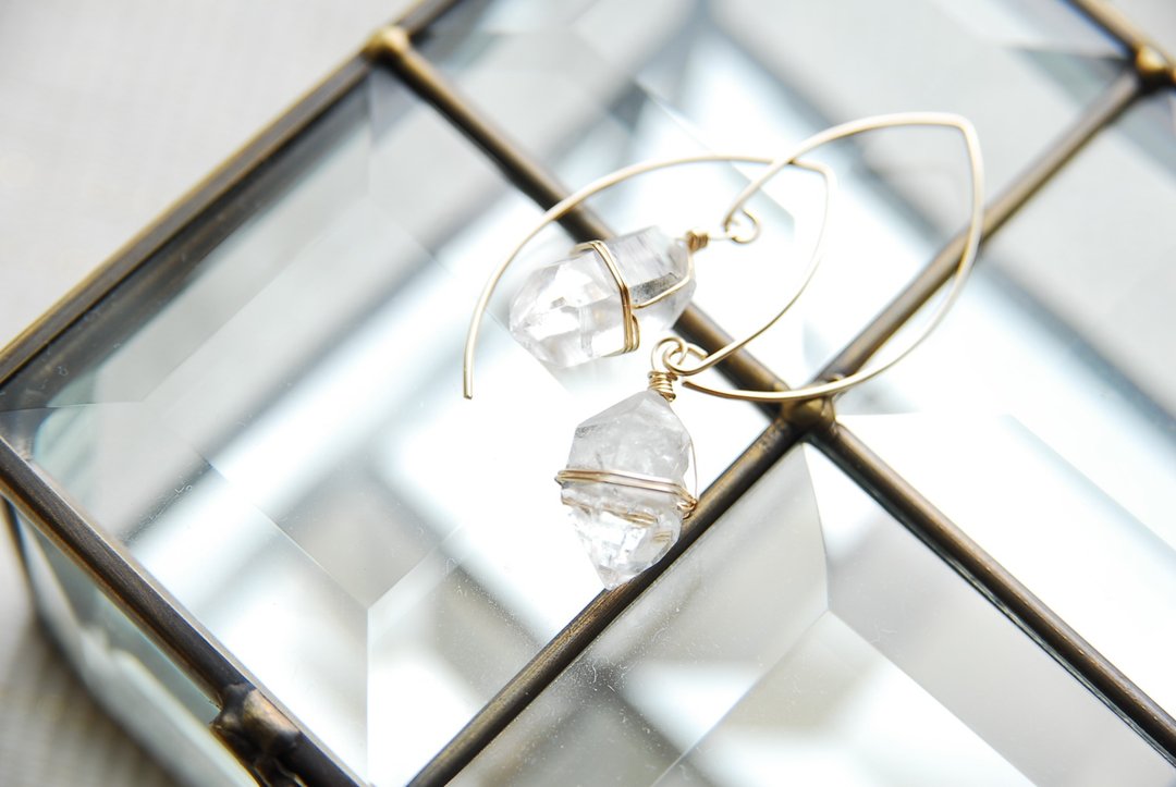 Double Point Crystal Marquis Hook Earrings 14kgf - 耳环/耳夹 - 半宝石 白色