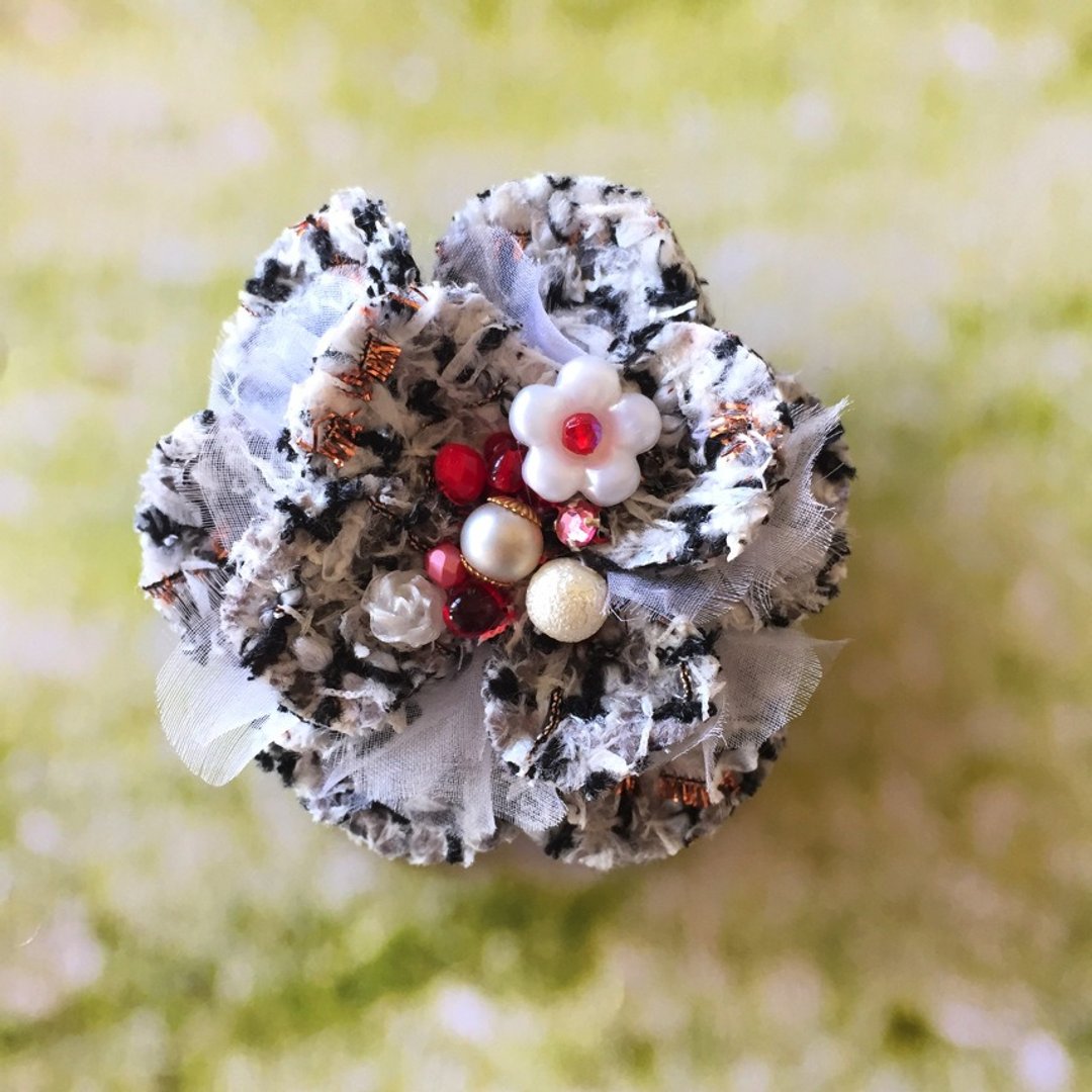 Corsage brooch No.2　corsage brooch  accessory beads - 胸针 - 其他材质 
