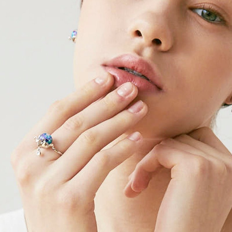 Side Of  Flowers Snowball Ring - 戒指 - 玻璃 