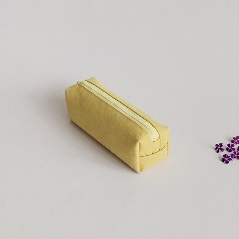 T.H.Ani 手工植物染立体笔袋-黄 铅笔盒 立体笔袋 化妆包 笔袋 - 铅笔盒/笔袋 - 棉．麻 黄色