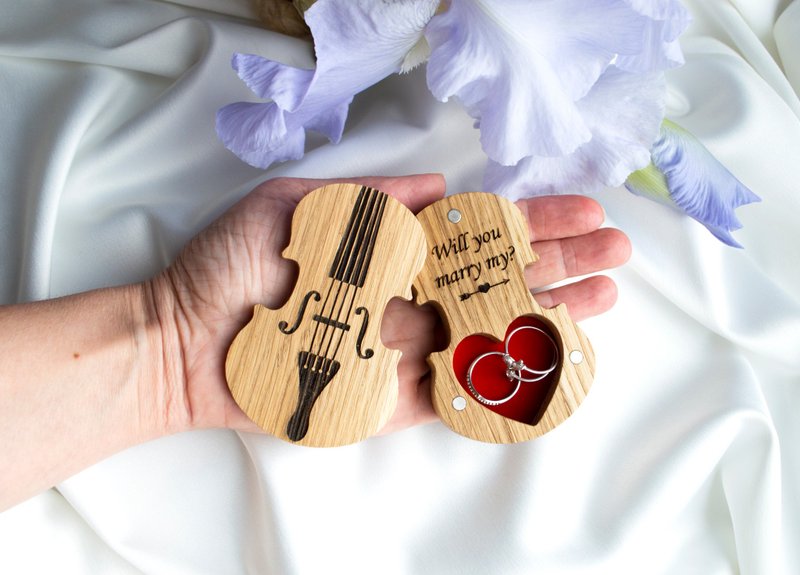 木质小提琴戒指盒 – 订制雷射雕刻婚戒盒，求婚戒指盒 - 对戒 - 木头 多色