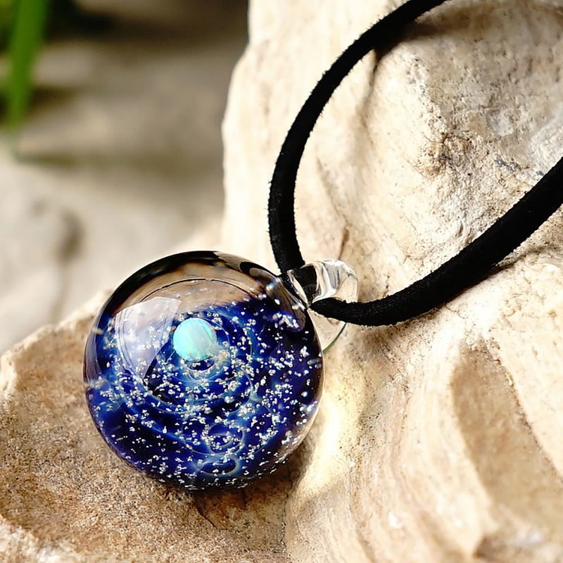 The world of super blue. ver White Opal Glass Pendant Space Star Gourd Japanese Manufacture Japanese Handicraft Handmade Free Shipping - 项链 - 玻璃 蓝色