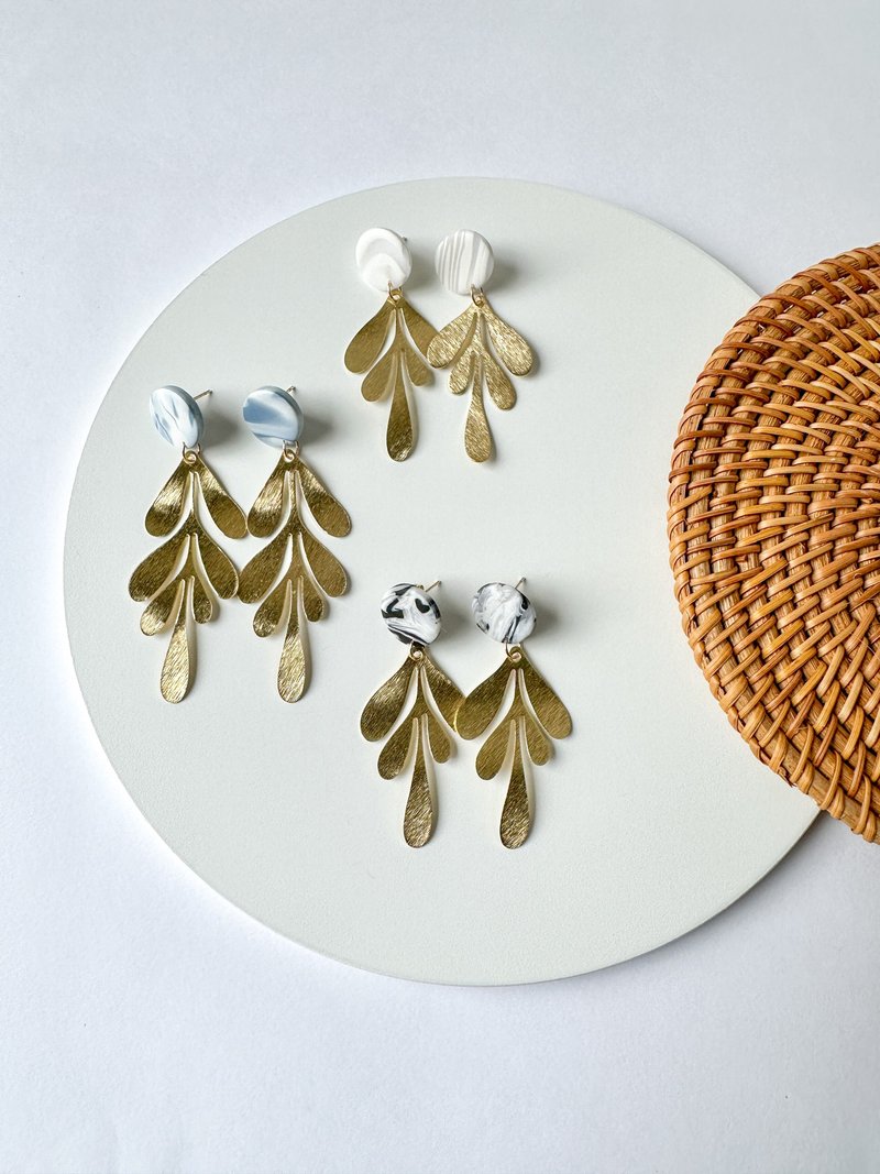 • 手工软陶耳环 • 垂吊叶子 - 耳环/耳夹 - 陶 多色