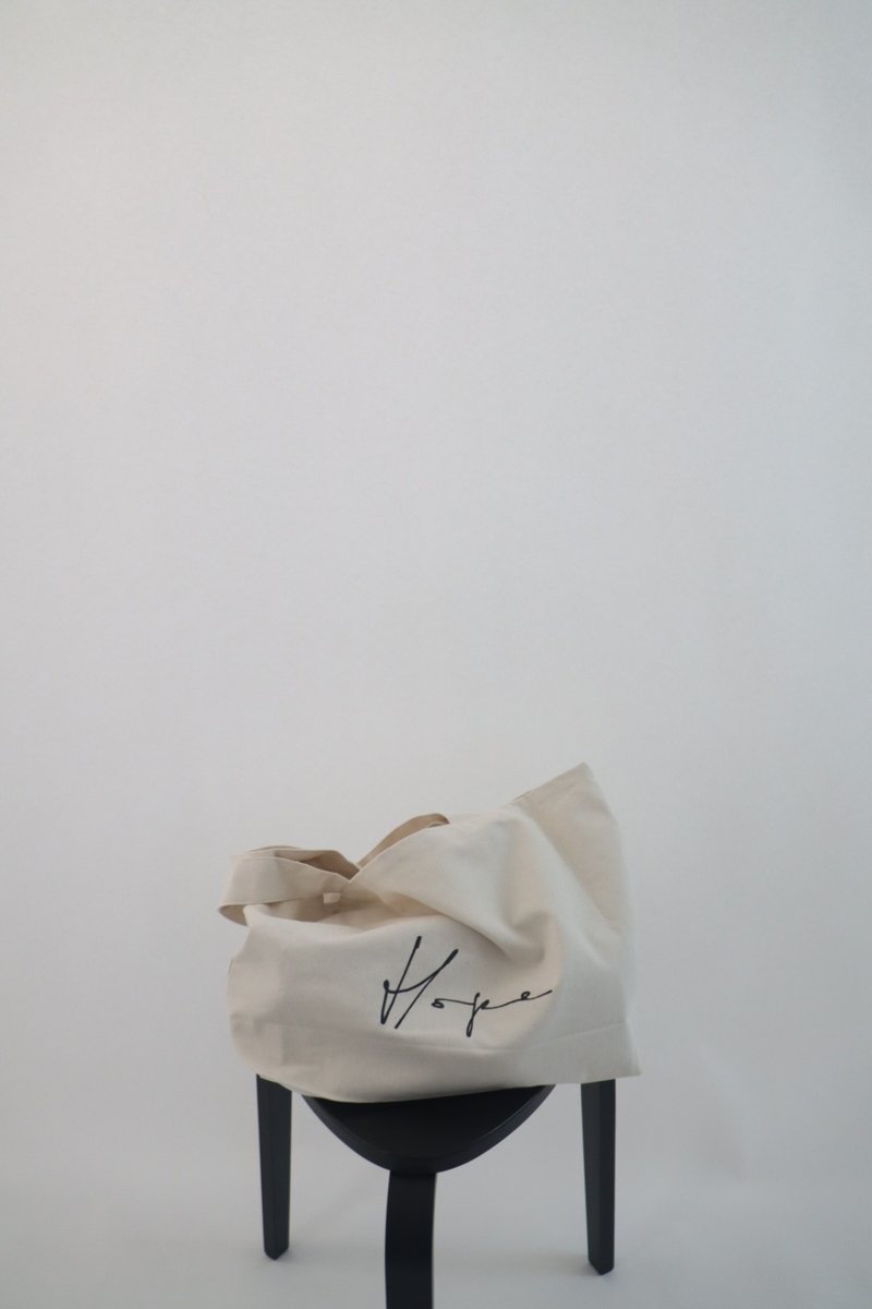 Embroidered Tote Bag - 侧背包/斜挎包 - 棉．麻 
