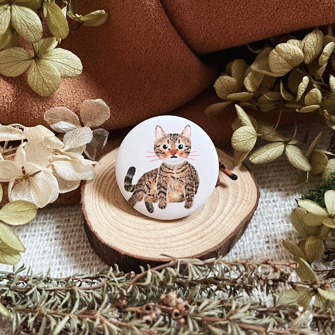 小胖茶猫 雾面胸章 - 徽章/别针 - 塑料 白色