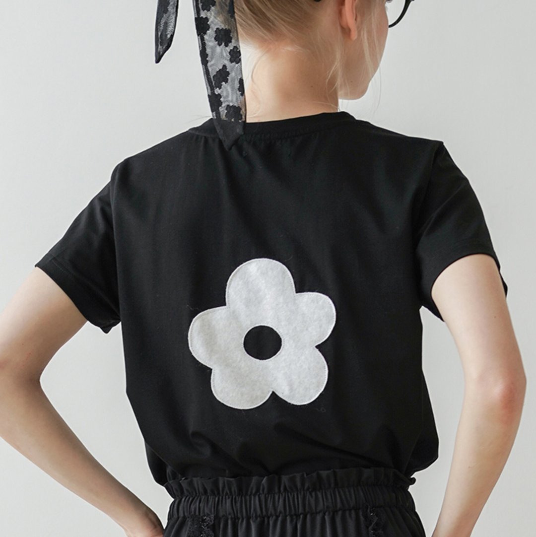 花朵黑色T恤 T-shirt - imakokoni - 女装 T 恤 - 棉 黑色