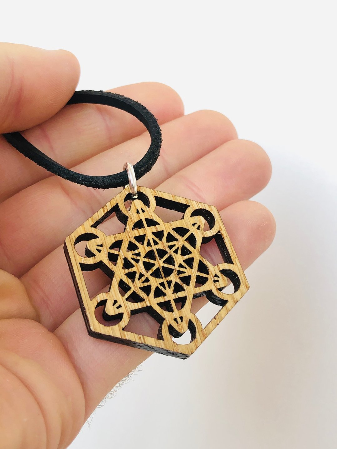 Metatrons Cube Oak Wood Laser Cut Pendant - 项链 - 木头 绿色
