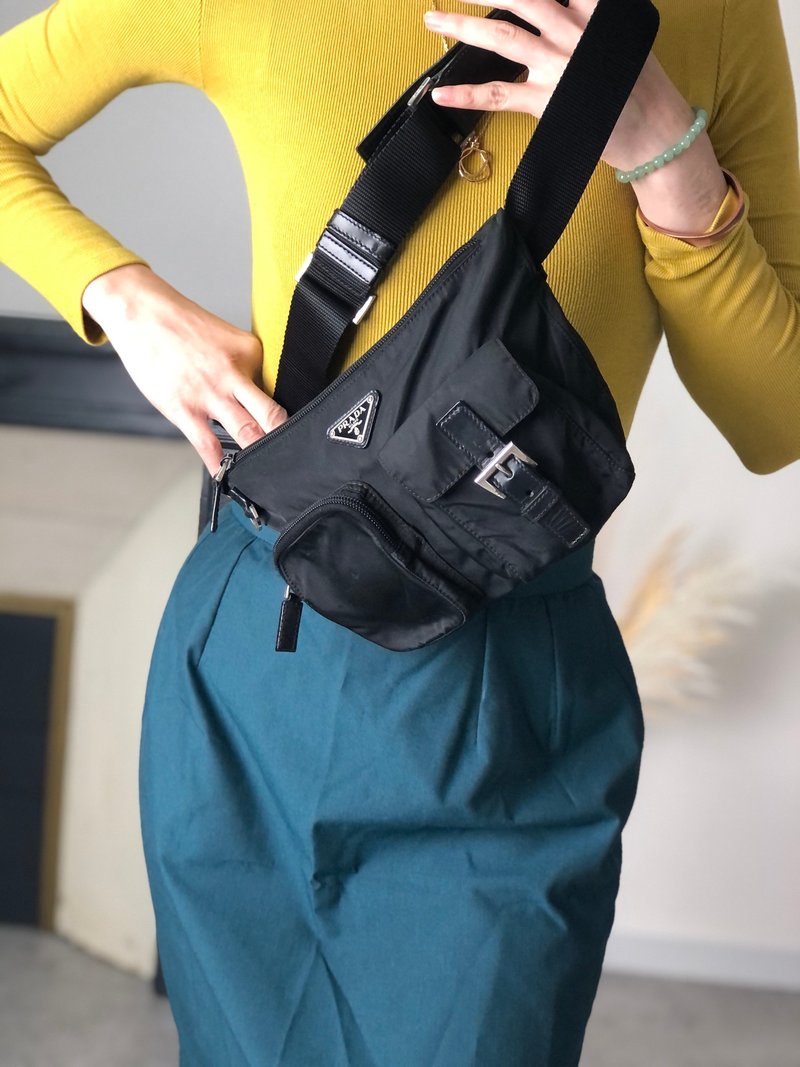 【 日本直送 名牌古着包 】PRADA 普拉达 侧背包 黑色 三角标志 前置口袋 尼龙 vintage cydhig - 侧背包/斜挎包 - 尼龙 黑色
