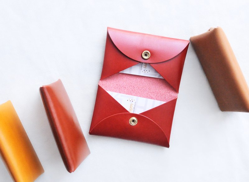 #成品制造 方两半 对折卡片套 原创手工 名片夹 意大利植鞣 刻名 - 名片夹/名片盒 - 真皮 红色