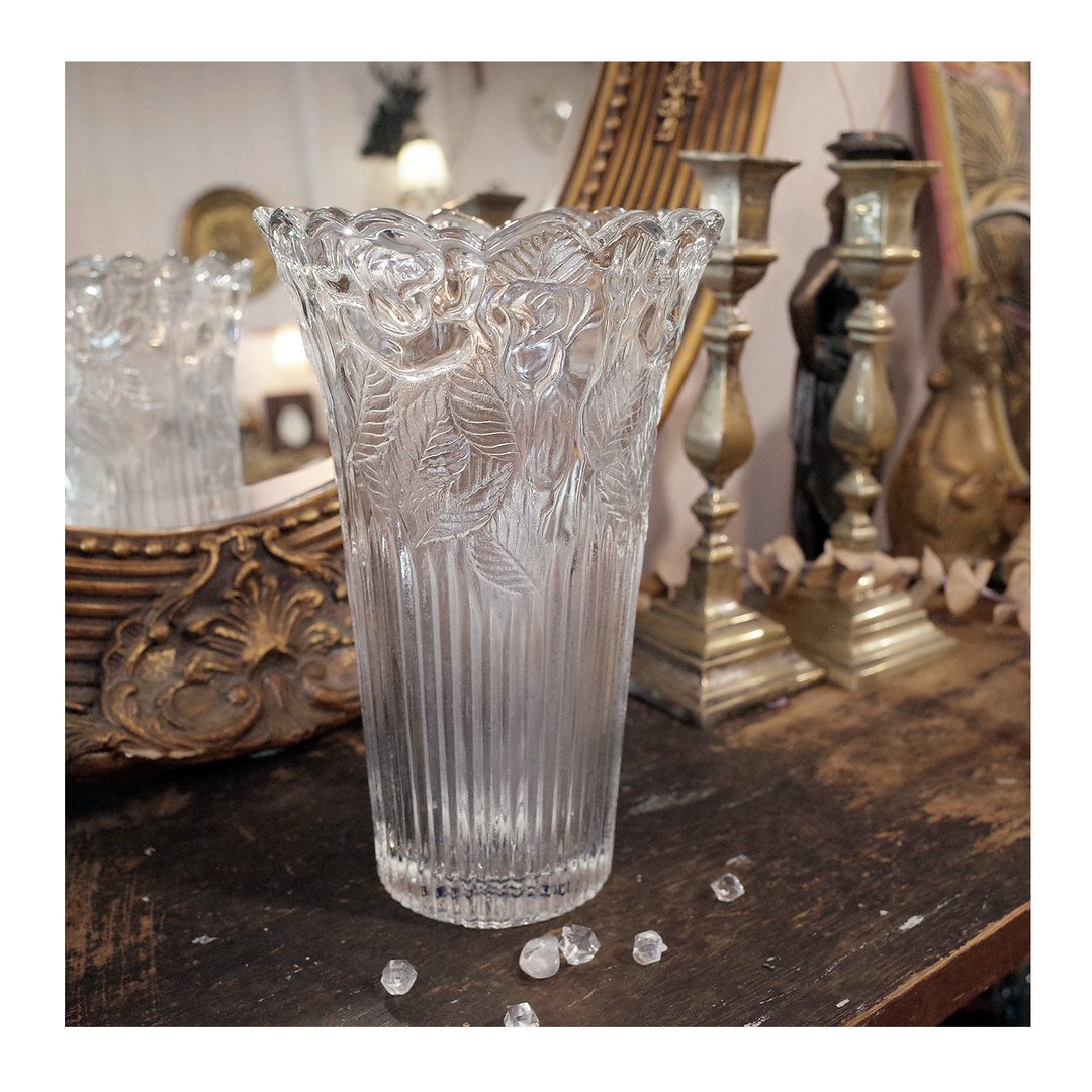 老件。印有法国 Martell 马爹利干邑白兰地 LOGO 玻璃花器。高 20cm - 花瓶/陶器 - 玻璃 