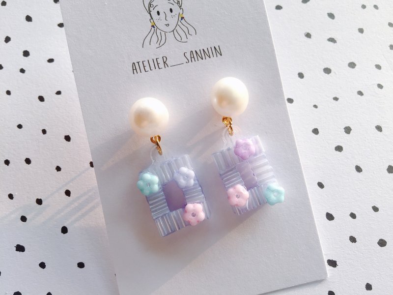 口袋芭比系列-蓝色花圈 垂坠耳针/耳夹 手工耳环 - 耳环/耳夹 - 其他材质 蓝色