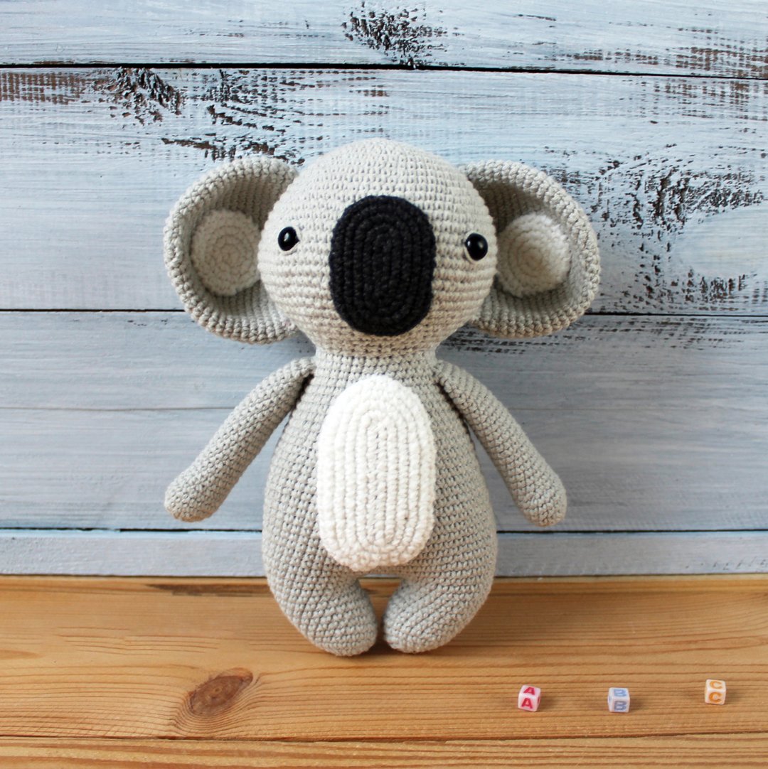 可爱的钩针无尾熊——手工制作的 Amigurumi 毛绒家居装饰或礼物 - 玩偶/公仔 - 棉 灰色