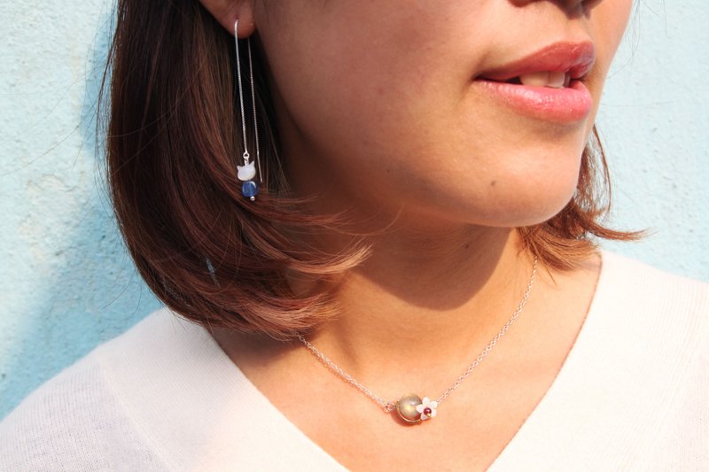 925纯银 贝母猫头, 蓝晶石 长耳线 Cat shape mother pearl + Kyanite 925 silver earline - 耳环/耳夹 - 宝石 蓝色