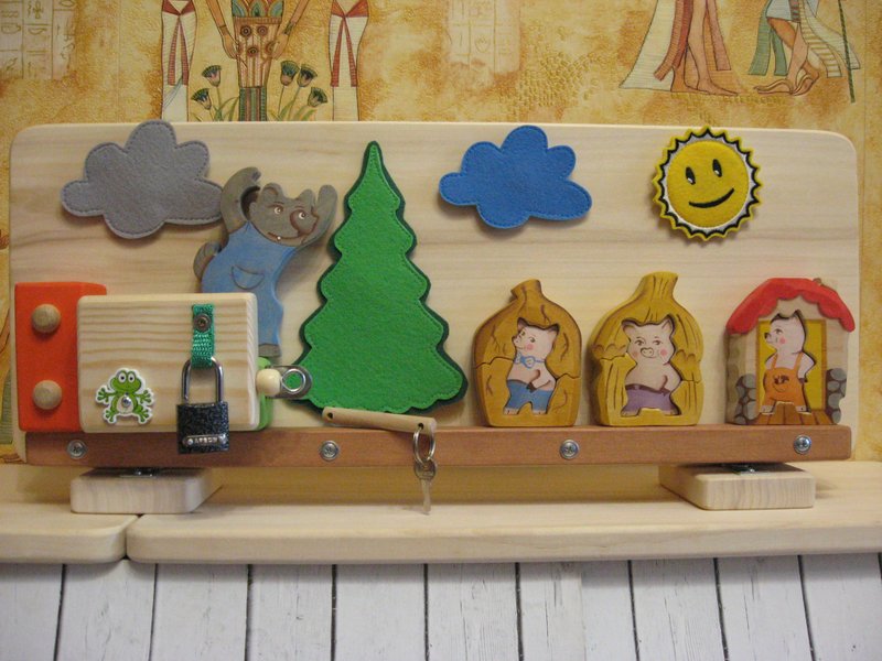 Wooden game Wolf and little pigs - waldorf toys, game scene, wooden animals. - 玩具/玩偶 - 木头 多色