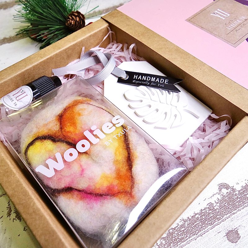 独一无二的礼物-羊毛毡手工皂创意香氛礼盒 龟背叶扩香砖 香氛 - 香薰/精油/线香 - 其他材质 咖啡色