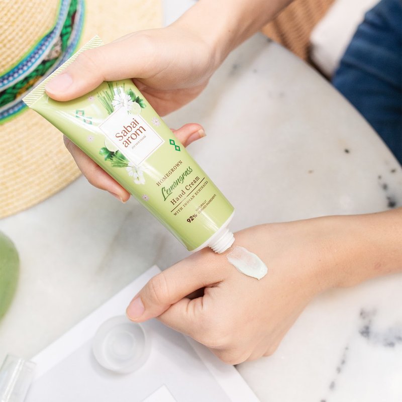 Homegrown Lemongrass Hand Cream 75 g. - 其他 - 精油 多色