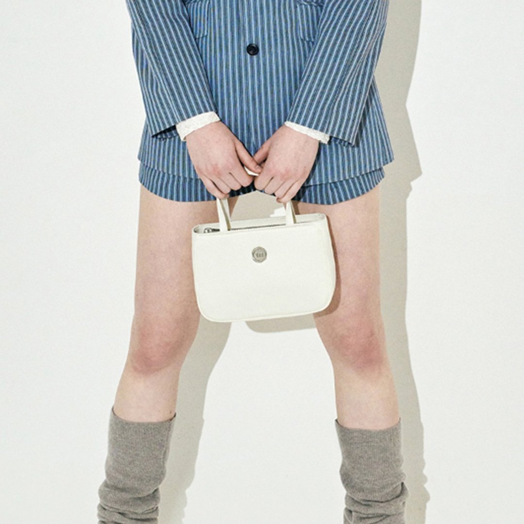 Korean Untidy Satin Mini Bag - 手提包/手提袋 - 人造皮革 