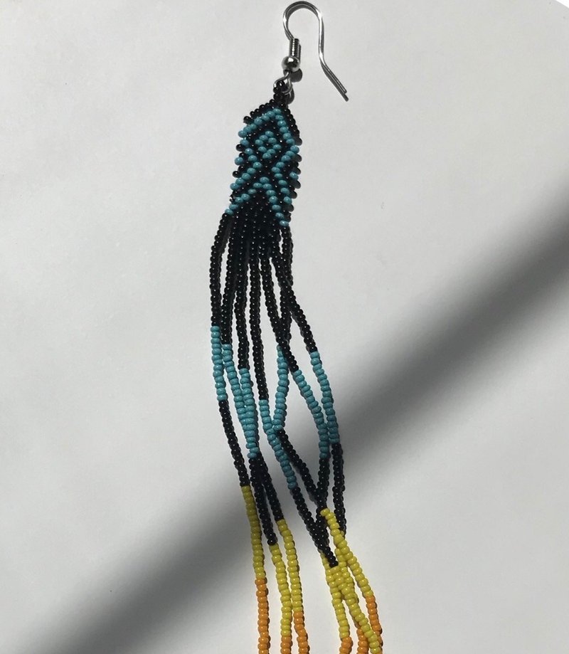 早期针式耳环/ 单边彩色珠珠音乐季 - 耳环/耳夹 - 塑料 多色