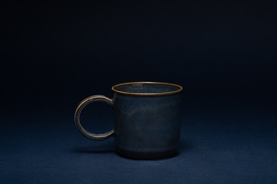 【手造陶器】午夜暗蓝有耳水杯 - 其他杯子 - 陶 蓝色