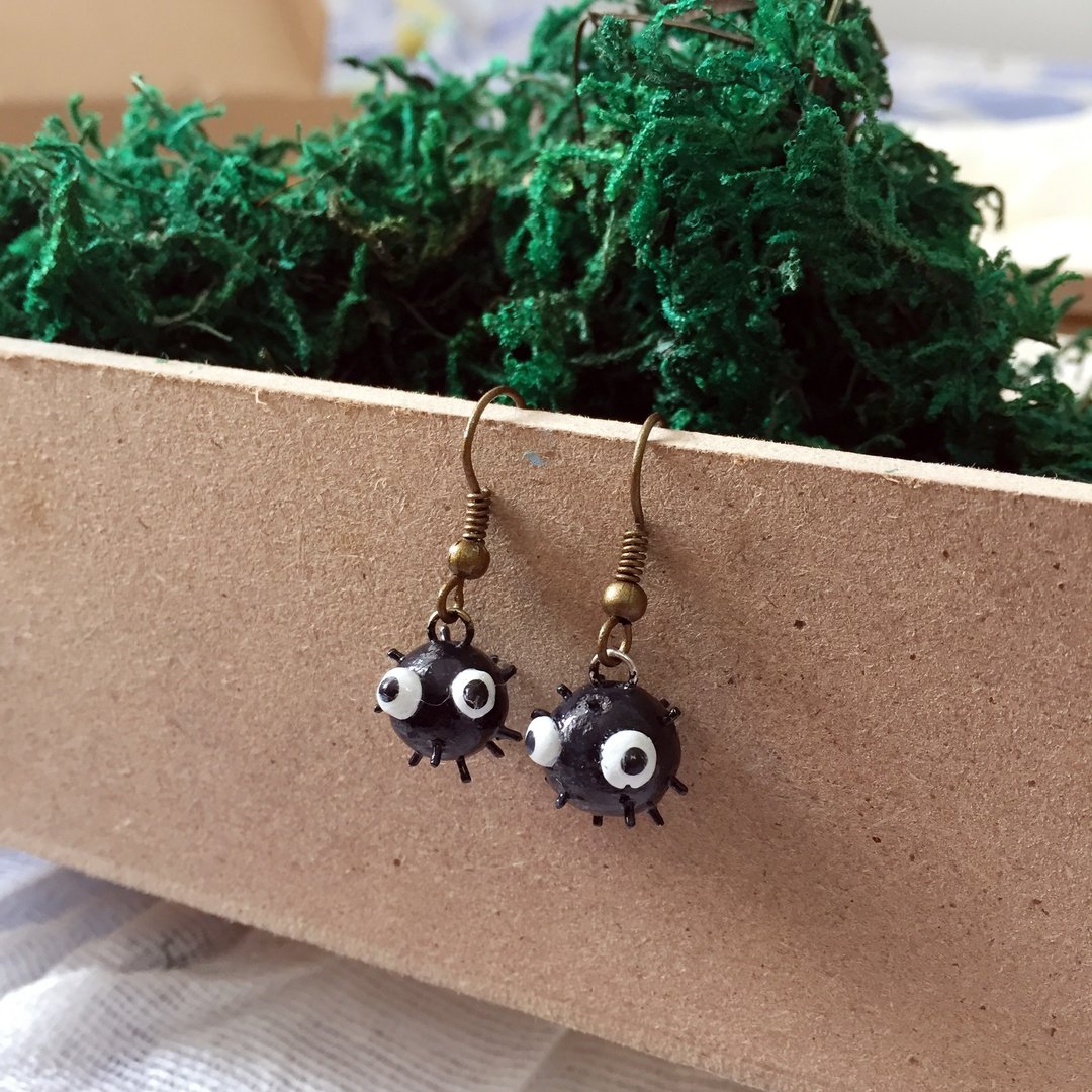 handmade earrings - studio ghibli - Makkurokurosuke - 耳环/耳夹 - 粘土 黑色
