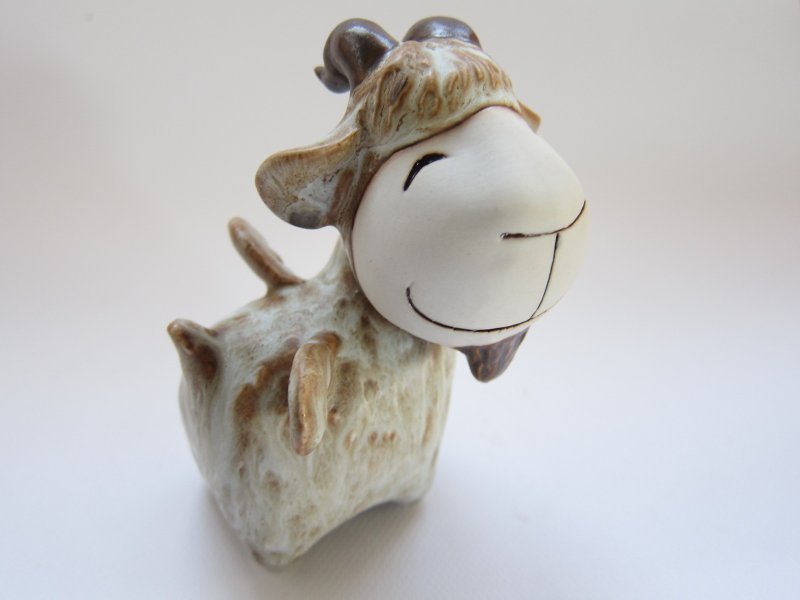 Ceramic Winged Goat, handmade ceramics, Smiling Goat, Super Cute Goat, Ceramic Goat ornaments, Ceramic Goat figures, mini sculpture goat, Adorable goat - 玩偶/公仔 - 瓷 咖啡色