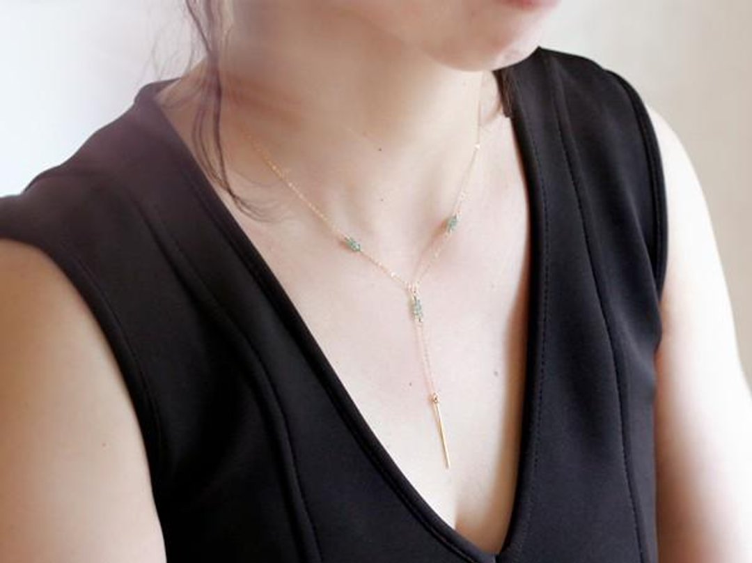 Emerald slide Y-shaped necklace May birthstone - 项链 - 宝石 