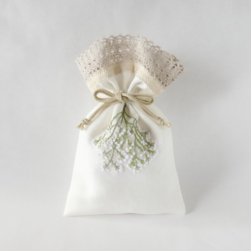 Kasumikusa Swag麻手工刺绣抽绳袋 - 化妆包/杂物包 - 棉．麻 白色