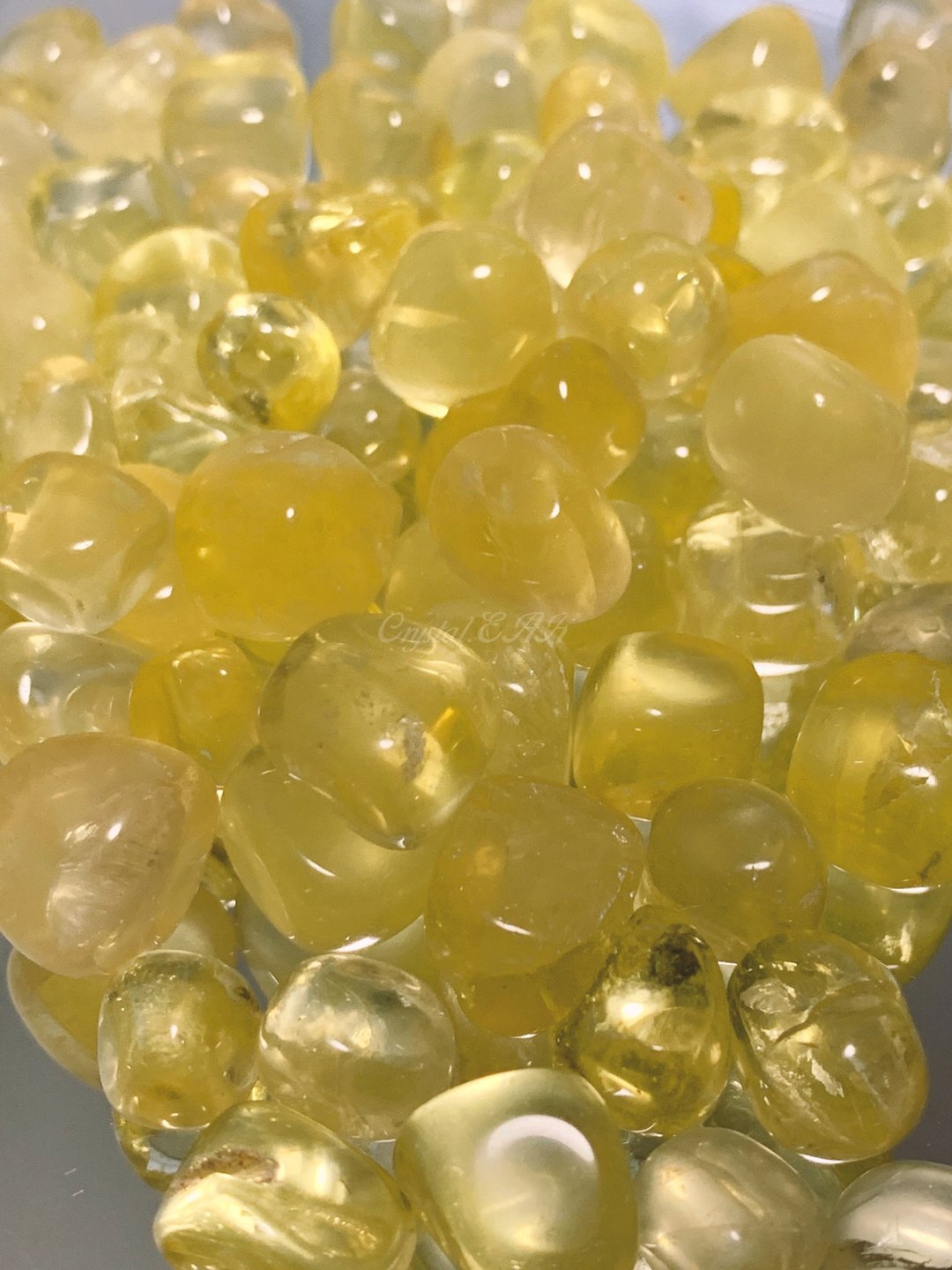 Crystal.EAA 新店感恩特价 掌中石 天然黄水晶原石碎石随机 1 组 10 - 摆饰 - 水晶 黄色