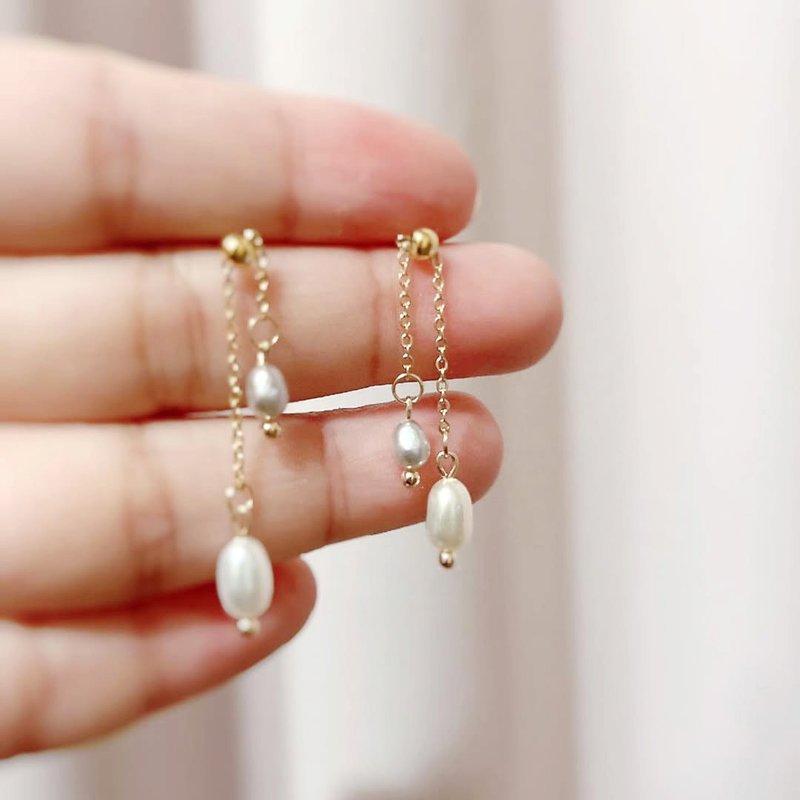 【不对称细链珍珠耳环】 - 耳环/耳夹 - 珍珠 白色