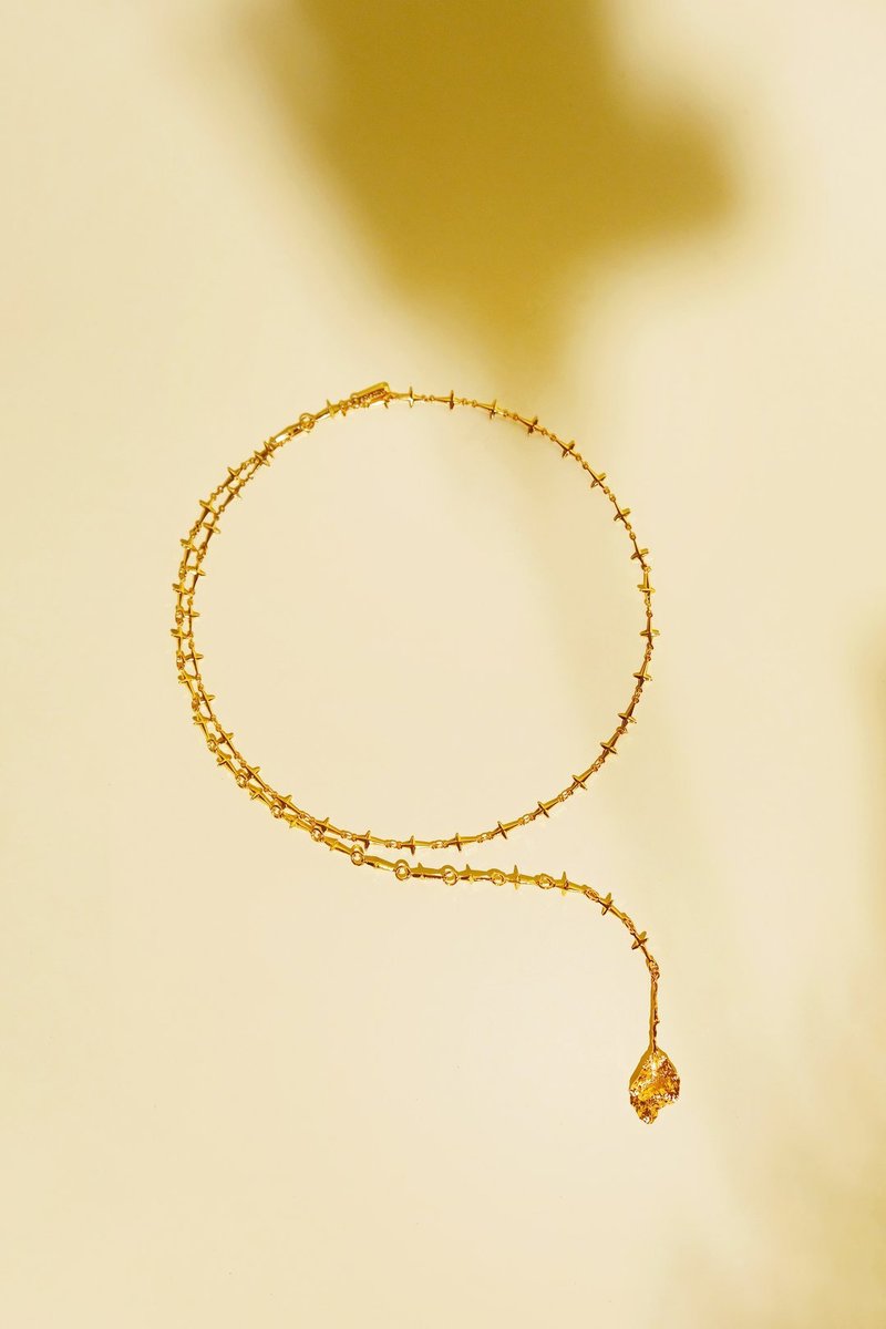 Growing Pain 系列 玫瑰叶颈链/项链 18K金 - 项链 - 铜/黄铜 金色