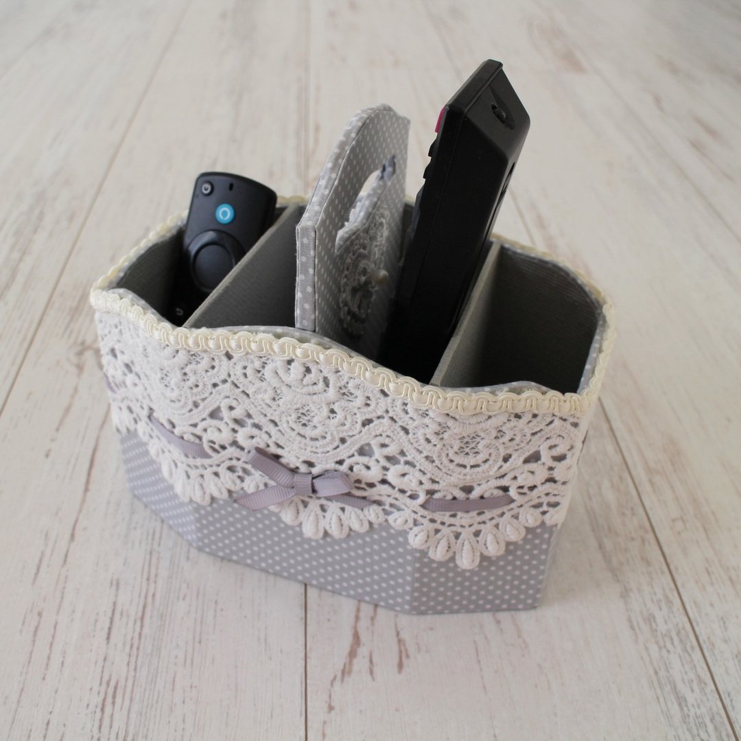 Remote Control Stand Display Storage French Chic Elegant Gray Dot Ribbon Lace Remote Control Rack Remote Control Stand Remote Control Stand [Made-to-Order] - 收纳用品 - 棉 灰色