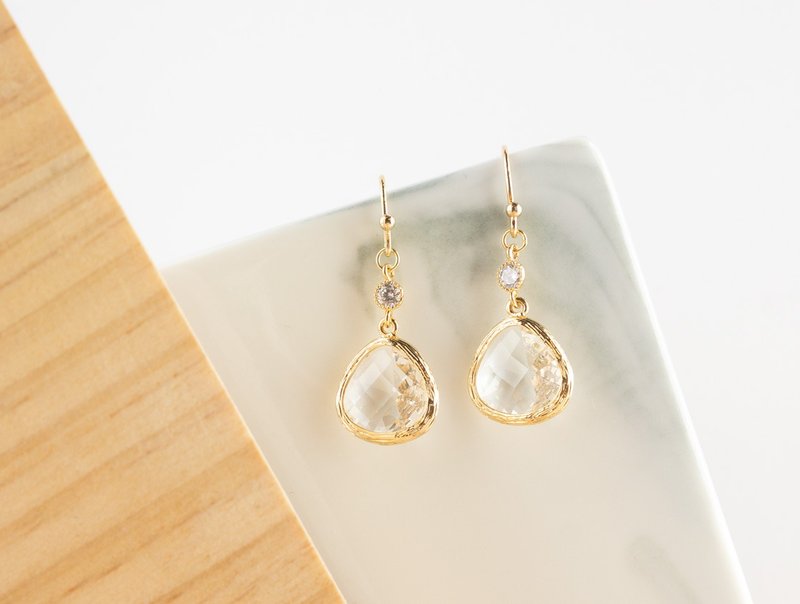 Edith & Jaz • 闪钻诞生石耳环 - 水晶 (四月) - 耳环/耳夹 - 玻璃 白色