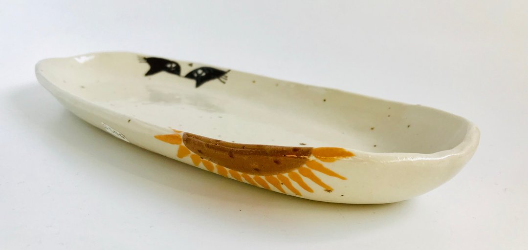 Oval shaped plate, cat and sunflower - 盘子/餐盘/盘架 - 陶 白色