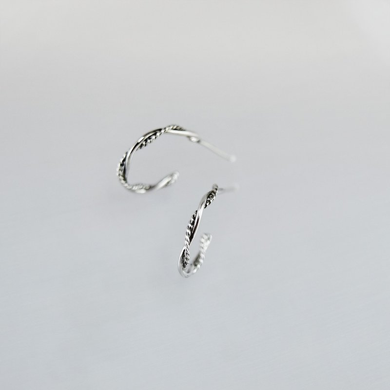 轻珠宝-编织耳环 Weaving Earrings - 耳环/耳夹 - 银 银色