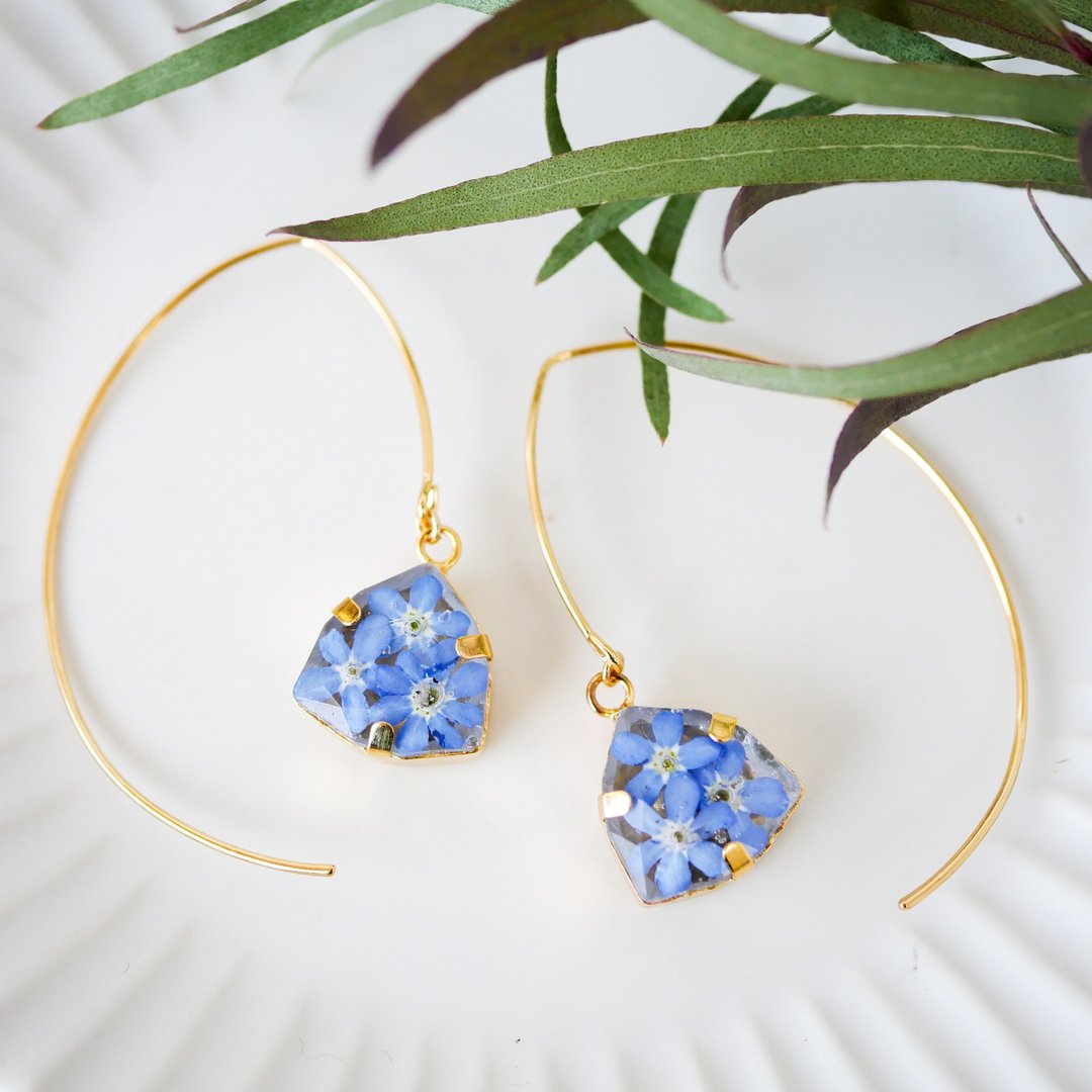Forget-me-not dried flower/hook earrings - 耳环/耳夹 - 树脂 蓝色