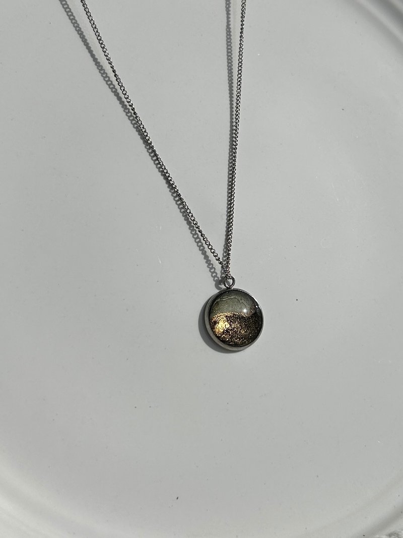 墨绿色 森林微光 圆形手绘项链 - 项链 - 不锈钢 绿色