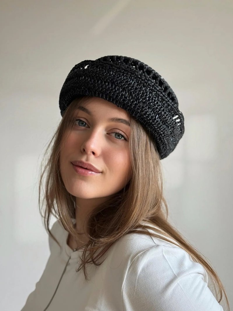 黑色渔夫帽、夏日拉菲草帽、优雅钩针贝雷帽、时尚遮阳草帽 - 帽子 - 其他金属 多色