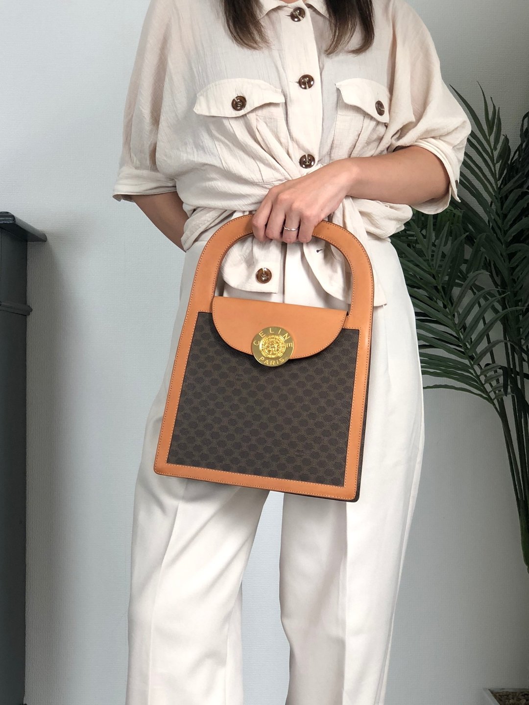 【 VintageShop solo 日本直送中古包专卖店 】CELINE 经典马车图案 手提包 棕色 徽章 PVC 皮革 vintage - 手提包/手提袋 - 防水材质 咖啡色