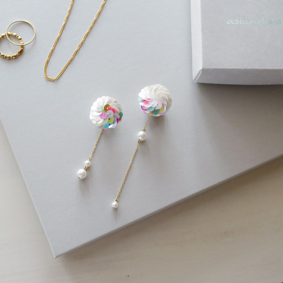 ART Petit Sequin Earrings WH - 耳环/耳夹 - 其他材质 多色