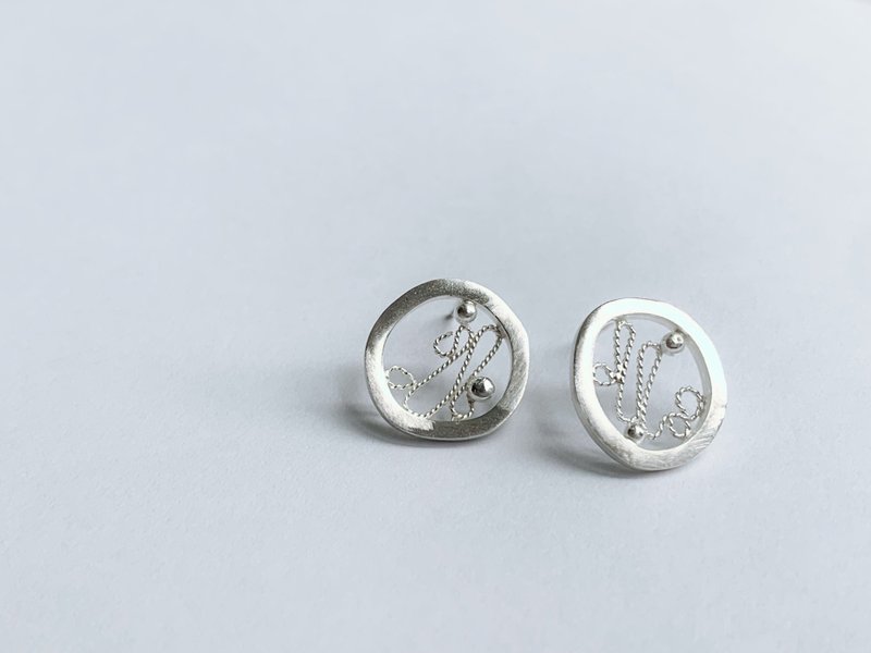 Mes petites pensées 不对称耳环 - 耳环/耳夹 - 纯银 银色