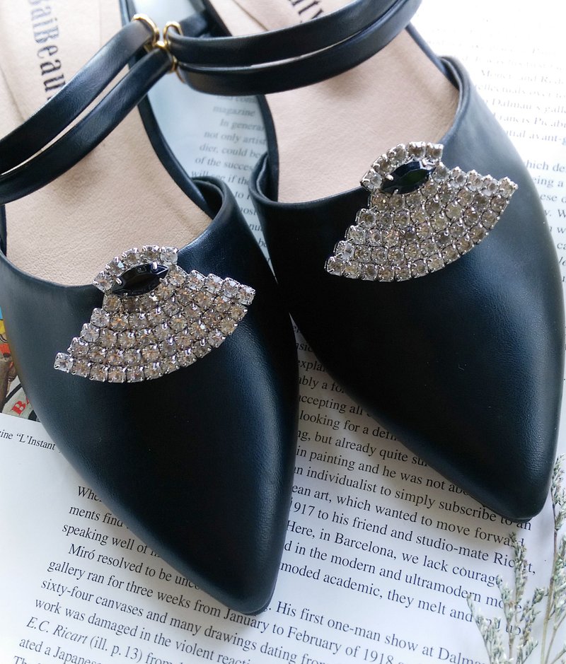 【西洋古董饰品 】BLUETTE 法国制 扇形 莱茵钻 鞋夹 shoe clips - 其他 - 其他金属 金色