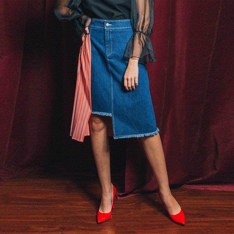 不对称后片压折条纹牛仔裙(粉橘)│Who Cares 台湾服饰品牌 - 裙子 - 其他材质 红色